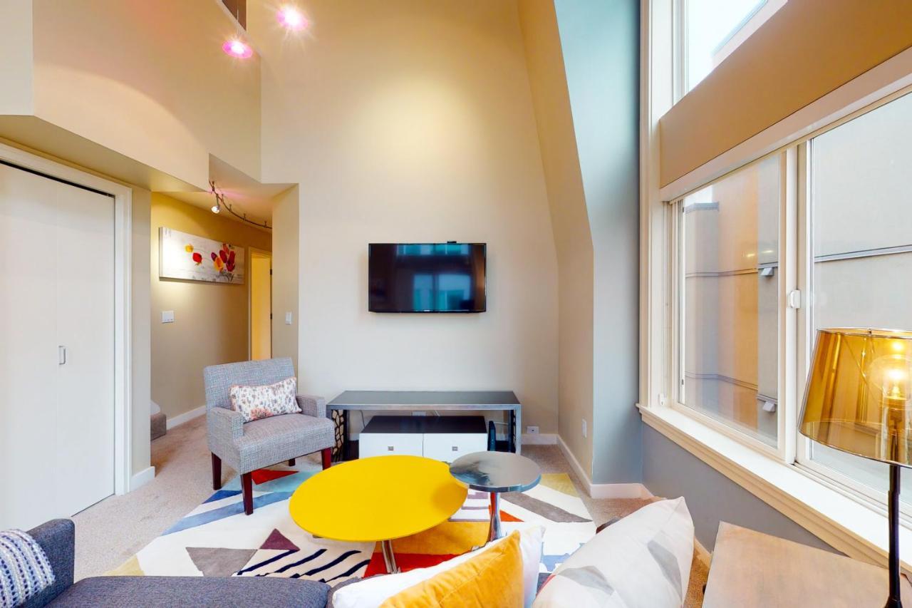 Belltown Court Sunset Suite Сиатъл Екстериор снимка