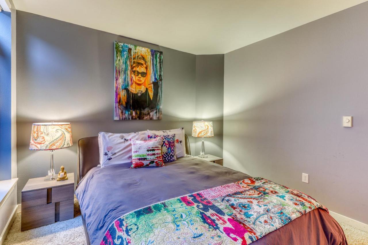 Belltown Court Sunset Suite Сиатъл Екстериор снимка