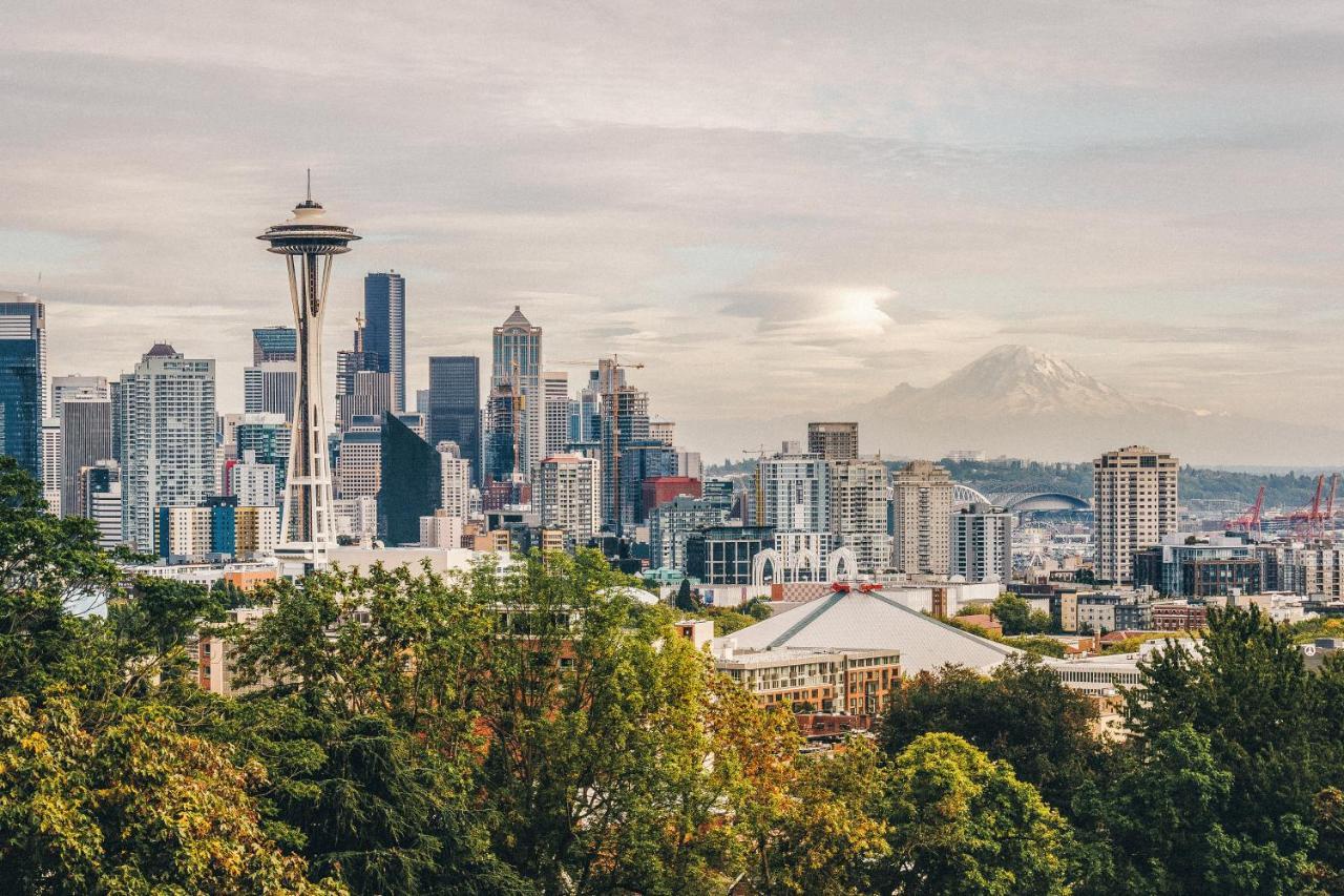 Belltown Court Sunset Suite Сиатъл Екстериор снимка